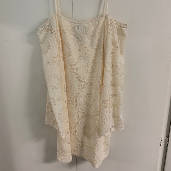 White Lace Offshoulder dress - Picture 2 of 3